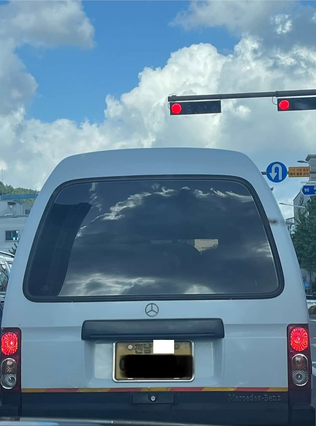 인스타 DM 제보-도로에서 본 이색 차량 & 상황들제보 내용 1-재밌어서 제보 하나 드려요.(결초보은 초보운전 스티커)제보 내용 2메르다마스 벤츠 제보합니다제보 내용 3출근.jpg